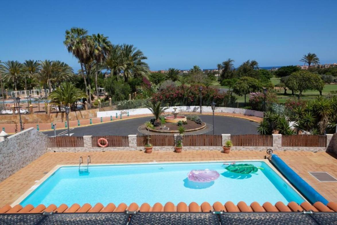 Holiday Villa Vergel With Huge Private Pool, Jacuzzi, Sauna & Bbq By Amazzzing Travel Caleta De Fuste Exterior foto