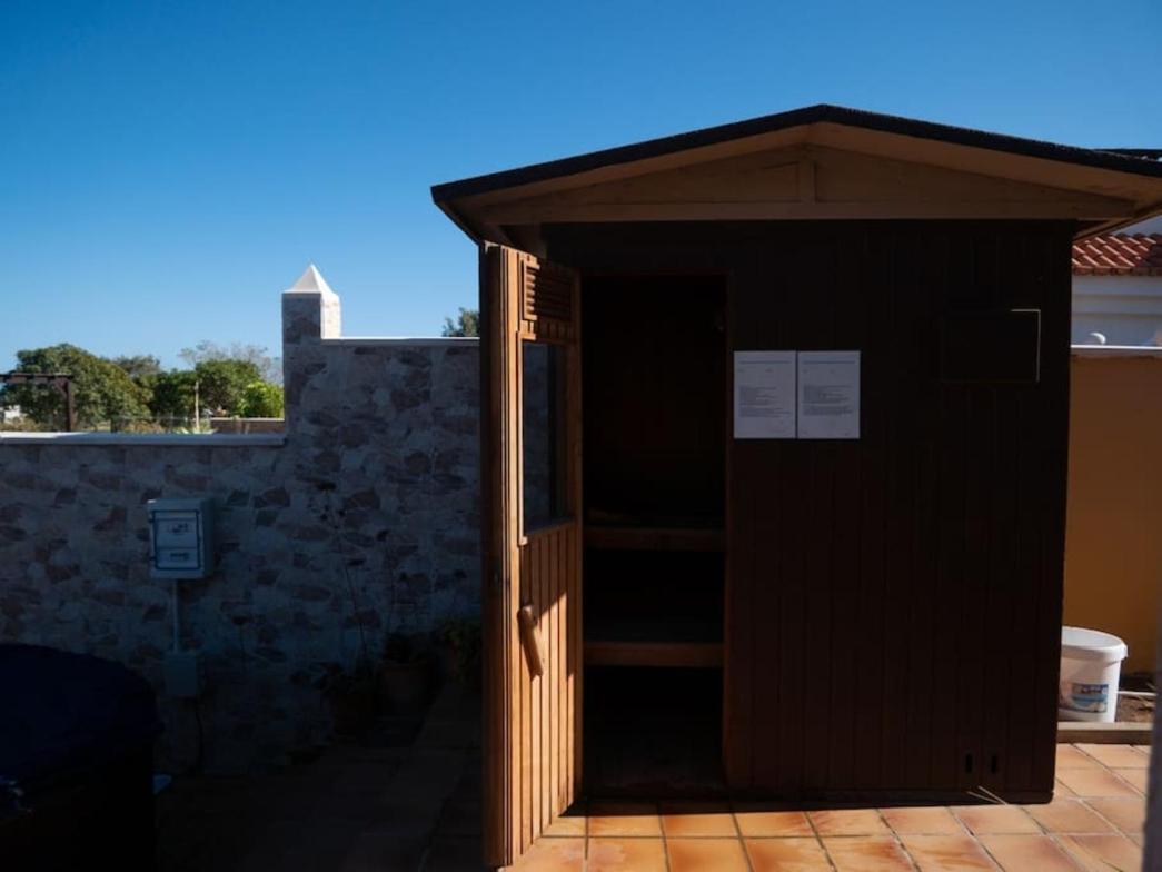 Holiday Villa Vergel With Huge Private Pool, Jacuzzi, Sauna & Bbq By Amazzzing Travel Caleta De Fuste Exterior foto