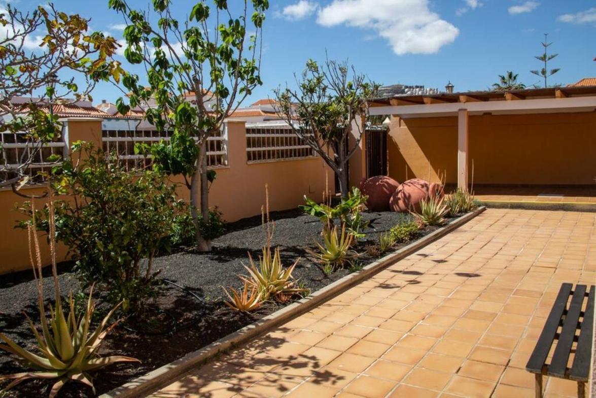 Holiday Villa Vergel With Huge Private Pool, Jacuzzi, Sauna & Bbq By Amazzzing Travel Caleta De Fuste Exterior foto