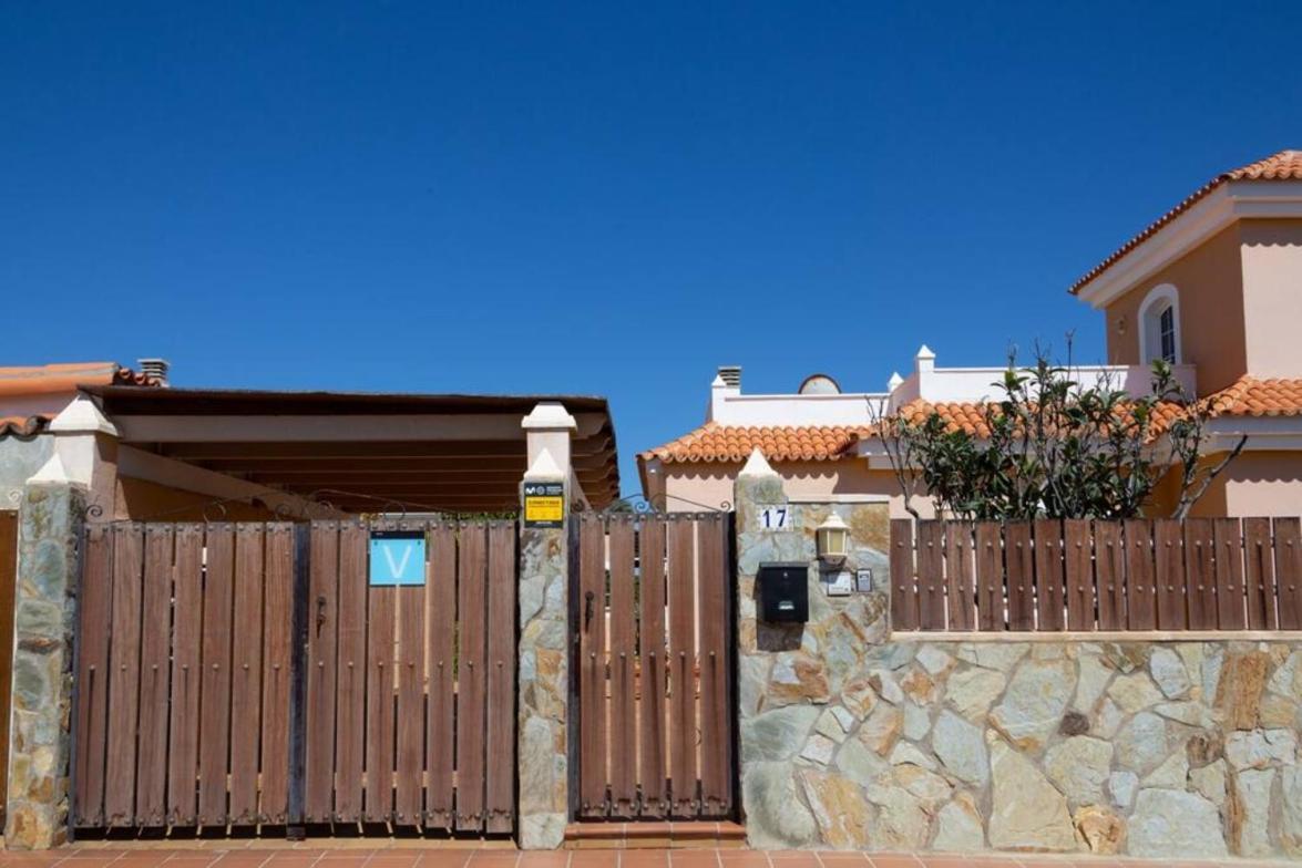 Holiday Villa Vergel With Huge Private Pool, Jacuzzi, Sauna & Bbq By Amazzzing Travel Caleta De Fuste Exterior foto